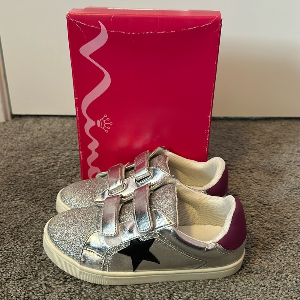 Nina silver girls sneakers size 12
